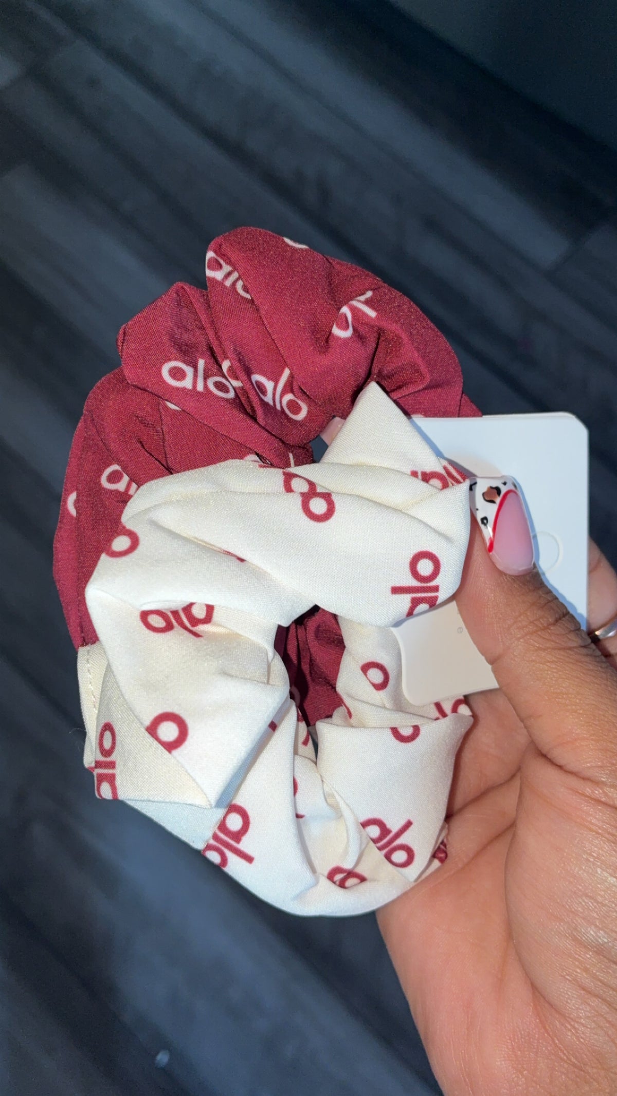 Alo. Scrunchie Set of 2